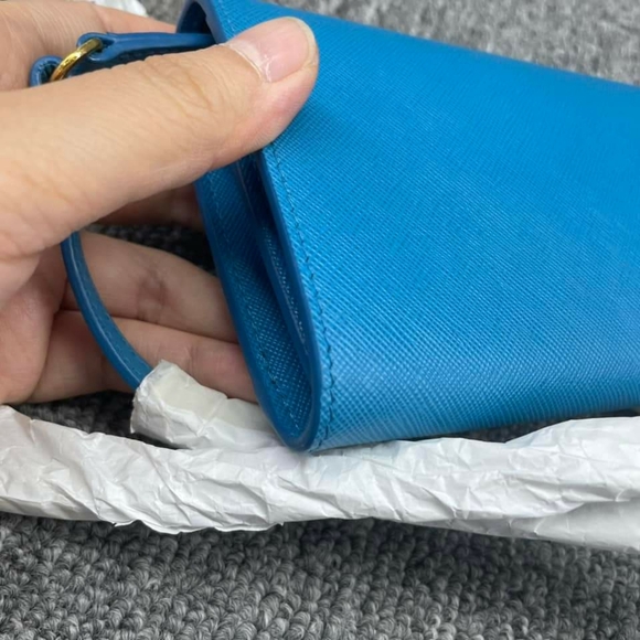 100% Authentic Prada Envelope Wallet on Strap Bag - Picture 5 of 10